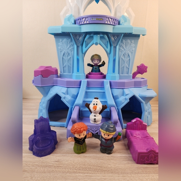 Fisher Price Little People Frozen Castle - Picture 2 of 2